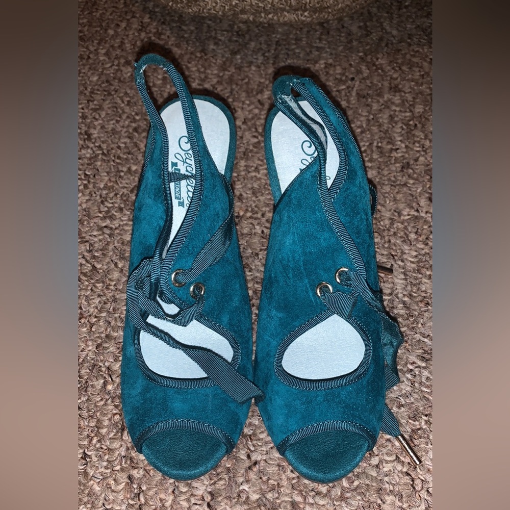 Seychelles lace up heels. Size 6. Like new!